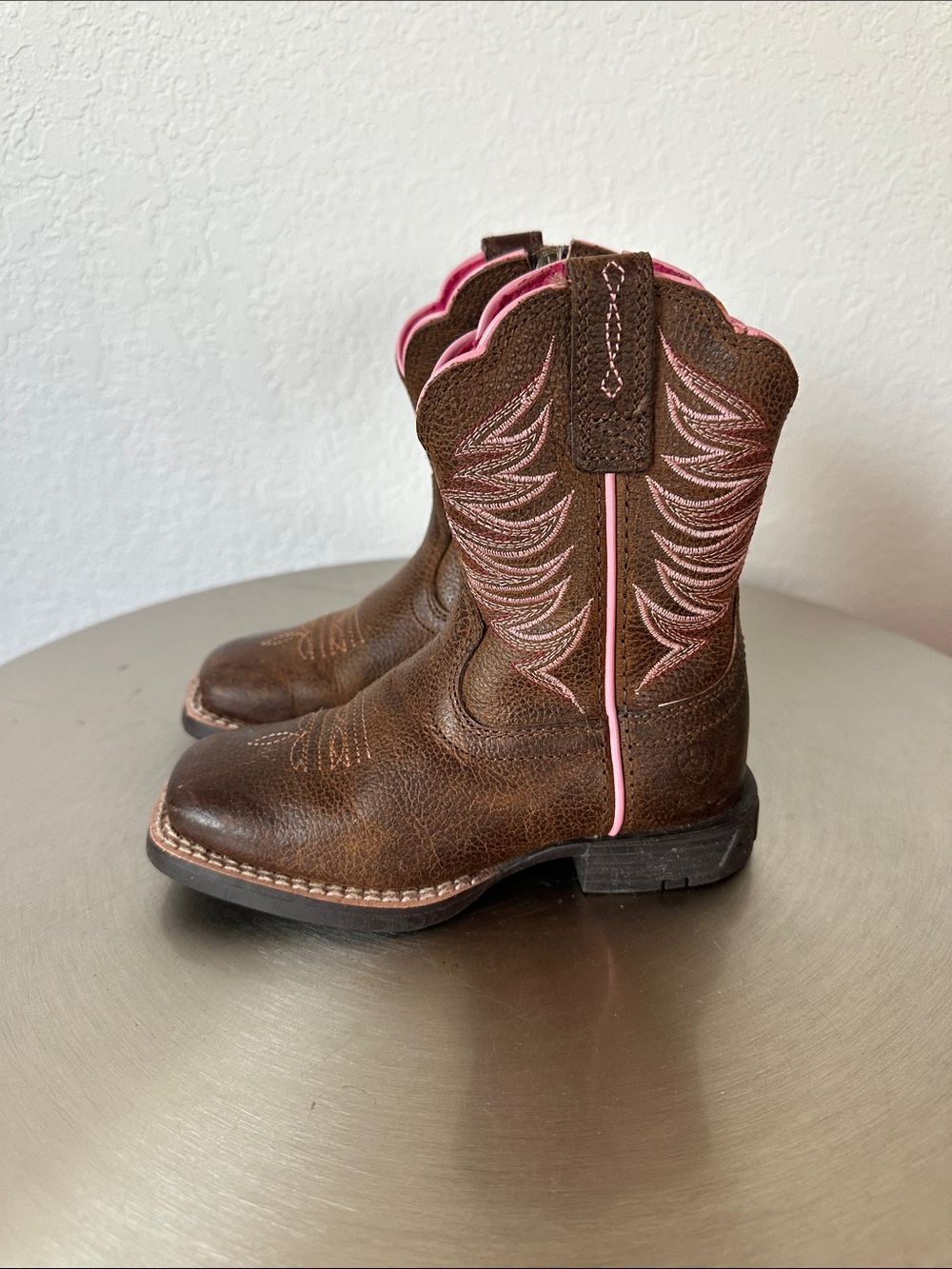 Ariat - Firecatcher Western Brown Kids Cowboy Boots with Pink Accents - Picture 4 of 10